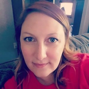 Meet your Posher, Lara